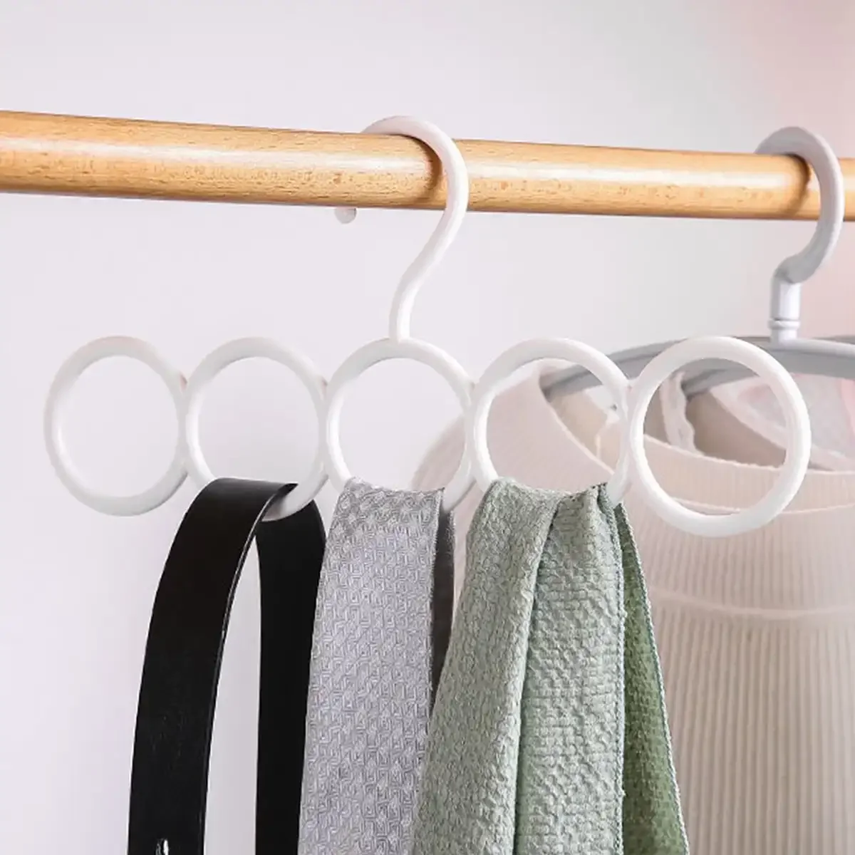 Colgador de pantalones de plástico sólido, colgador multifuncional para pantalones, colgador de almacenamiento de bufandas, 2 uds.: Blanco