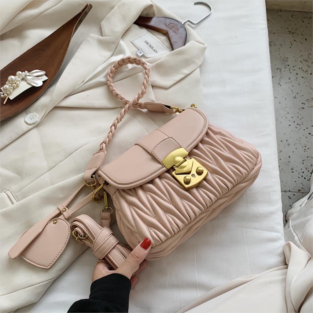 femme carré aisselle sac en cuir PU femmes concepteur sac à main serrure épaule sac de messager: Pink