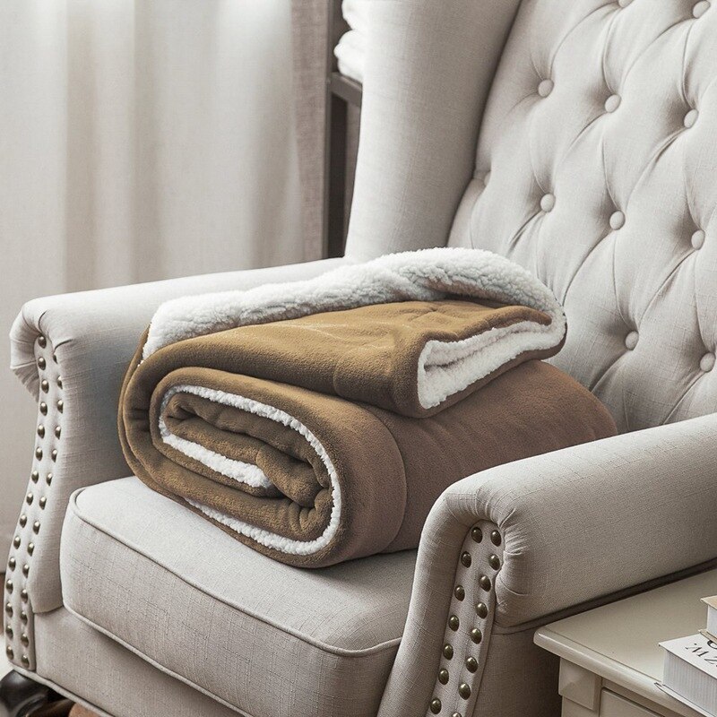 Flanelowy koc dwuwarstwowy gruby jednokolorowy koc wiosenny i jesienny drzemiący koc Sherpa wełna jagnięca koc na łóżko koc