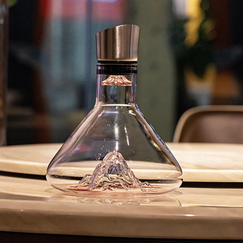 1500ML Wine Decanter Built-in Aerator Pourer Wine Carafe Red Wine Decanter Hand-blown Crystal Glass for White and Red Wine