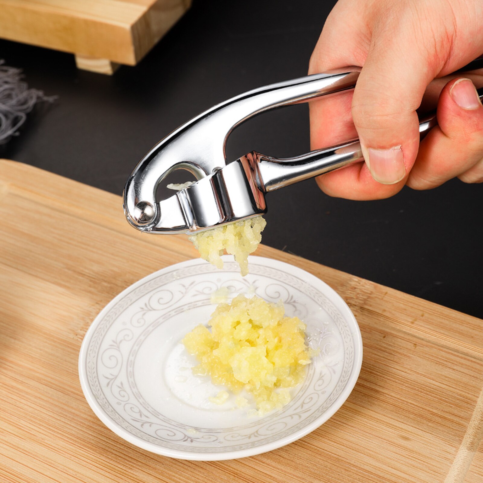 Garlic Press Crusher Garlic Ginger Mincer Handheld - Zinc Alloy, Rose Gold