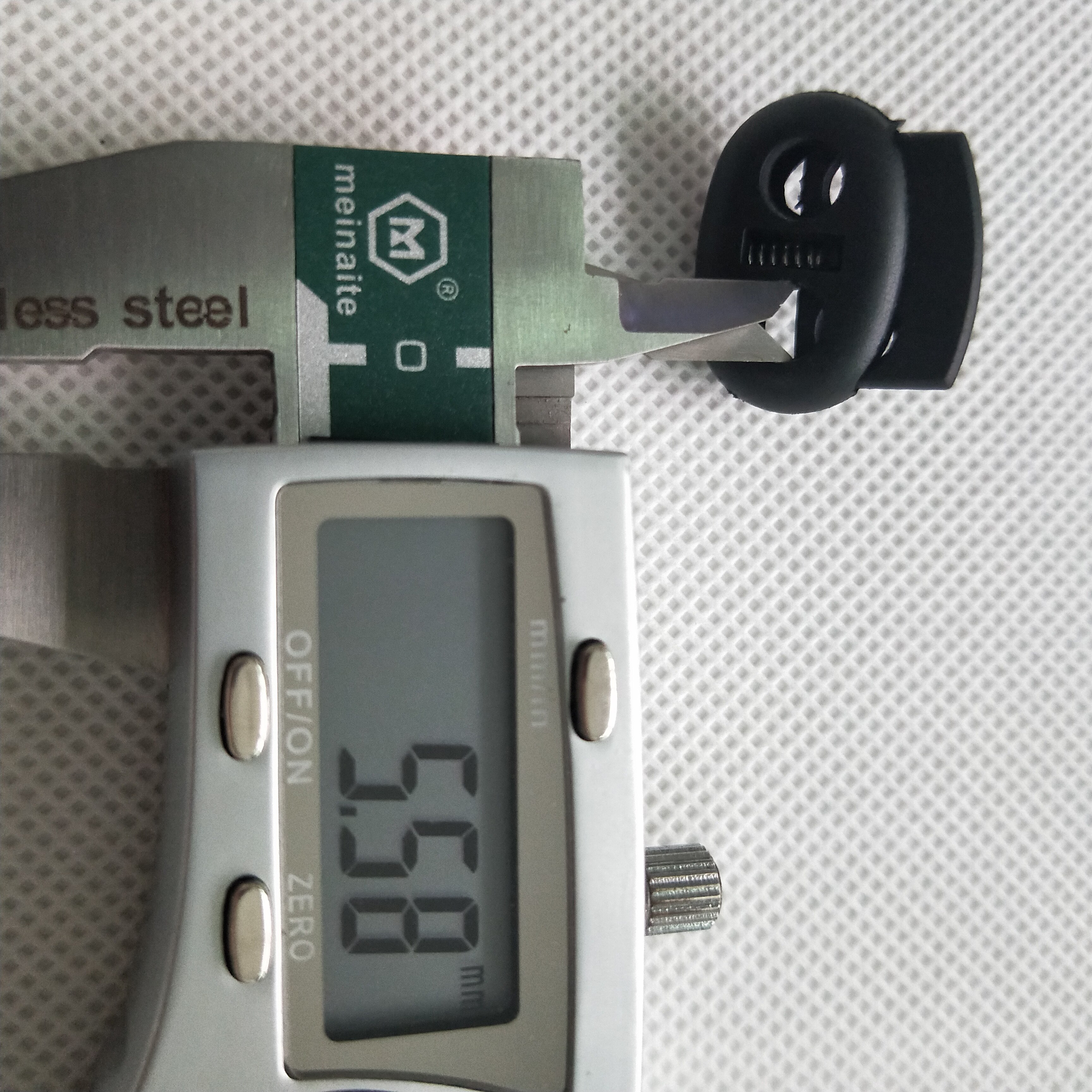 100pcs Pack Plastic Cord Lock Clip Clamp 2 hole Toggle Stopper 2mm Rope Garment Paracord Shoes