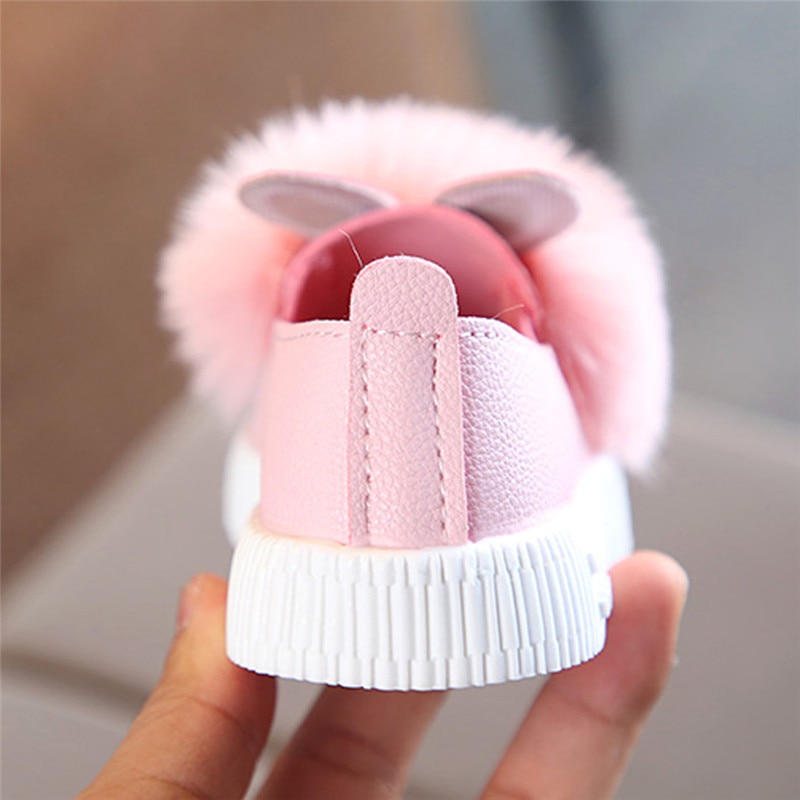 0-18M Baby Meisjes Schoenen Solid Roze Groen Wit Baby Meisjes Ondiepe Konijn Pluche Bal Anti Slip Mocassins antislip Babyschoenen