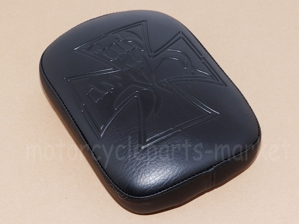 thumbnail image 2 of TWOM Leather Skull Pillion Pad For Road King – Detachable Black Passenger Seat Pad 2 of 5