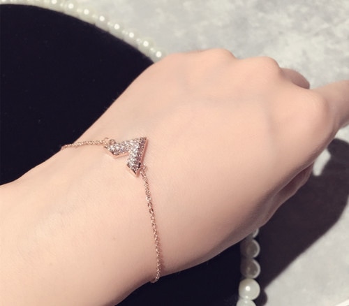 Romantic CZ Zircon V Letter Bracelets Women Dazzling Gold Silver Color Charm Bracelet Geometric Triangle Bangles