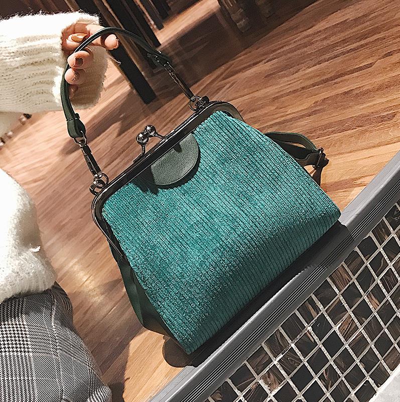 Velour Clip Vintage Shell Women Handbags Shoulder Bags Luxury Female Crossbody Bag Lady Small Purses Autumn Winter