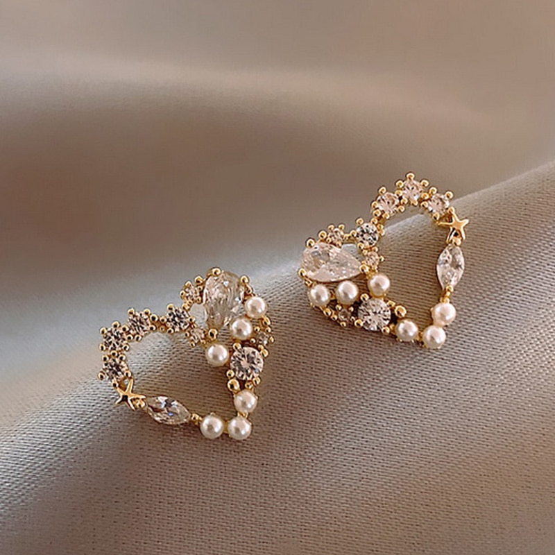 Eenvoudige Imitatie Parel Liefde Hart Oorbellen Voor Vrouwelijke Temperament Stud Oorbellen 2024 Trendy Elegante Mode Bruiloft Sieraden