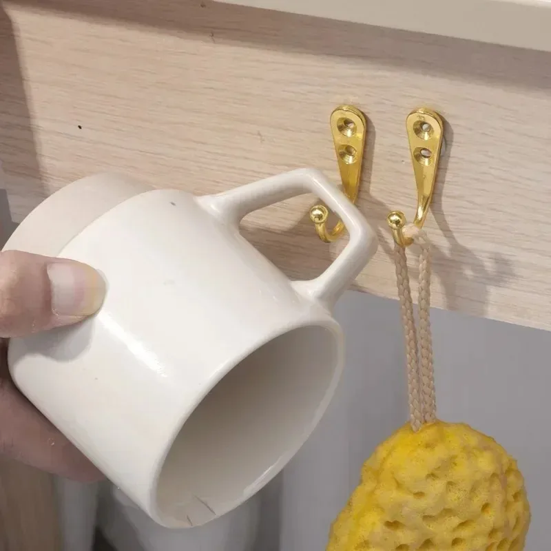 Ganchos de pared para puerta, ganchos para colgar abrigos montados en la pared, gancho de tornillo de Metal resistente para llaves de ropa, organizador de cocina y baño, 30/1 Uds.