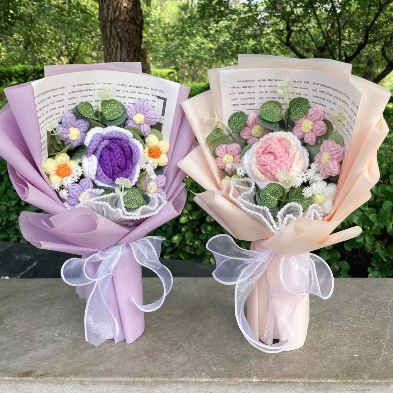 Gilares de girasoles rosas de punto acabado, ramos hechos a mano de ganchillo, de graduación de cumpleaños para el Día de la madre de San Valentín