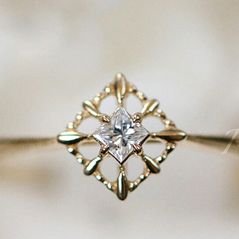 Huitan Fancy Prinses Vierkante Cz Vinger Ringen Voor Vrouwen Hollow Out 2022 Trend Goud Kleur Low-Key trouwringen Sieraden