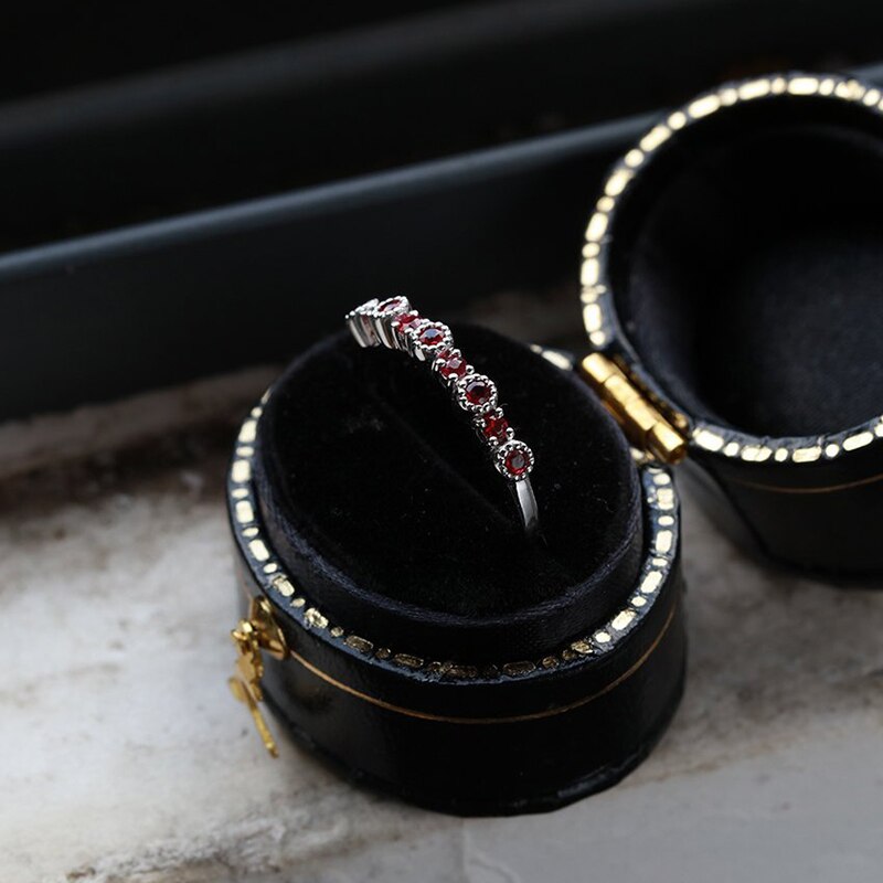 Dunne trouwringen voor vrouwen, delicate enkele rij rode zirkoon, zilveren vinger sieraden kbr 162