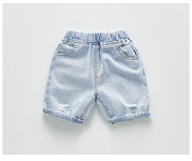 Pantaloncini di jeans per ragazzi sezione sottile estiva 2021 nuovi pantaloni strappati all-match per bambini sciolti P4064