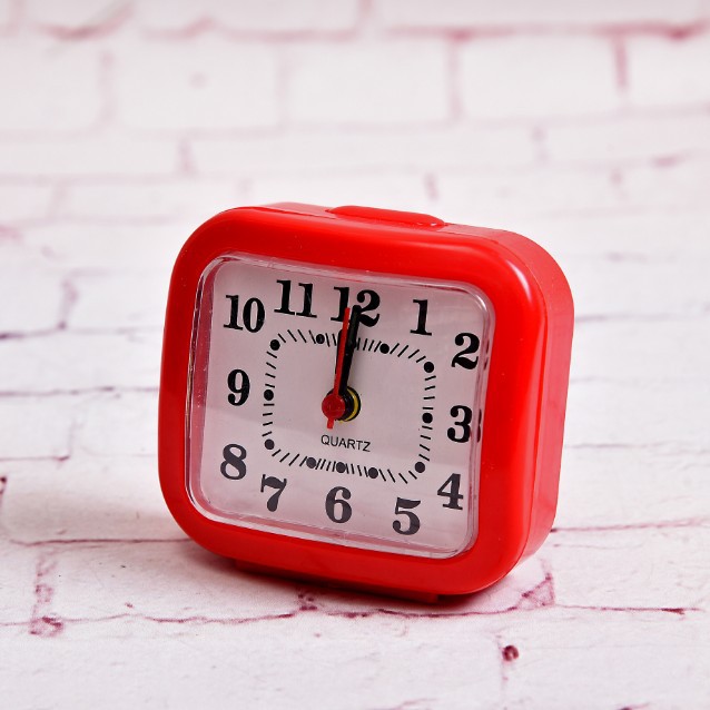 Mini Alarm Clock Battery Operated Analog 12 Hours Bed Compact Travel Alarm Clock Cute Portable Small Alarm Clock Decoration