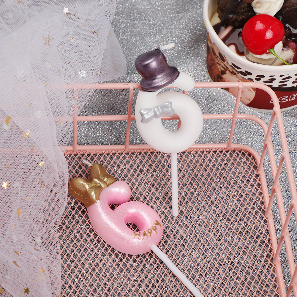 Bougie gâteau numéro chapeau à nœud papillon 1 pièce | Garniture numérique pour âge, fournitures de fête d'anniversaire pour garçons et filles, accessoires de décoration pour la maison