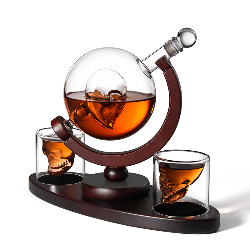 Skull Heads Decanter Set with Lead-free Carafe Exquisite Wood-stand and 2 Whisky Glasses, Whiskey Decanter Grade