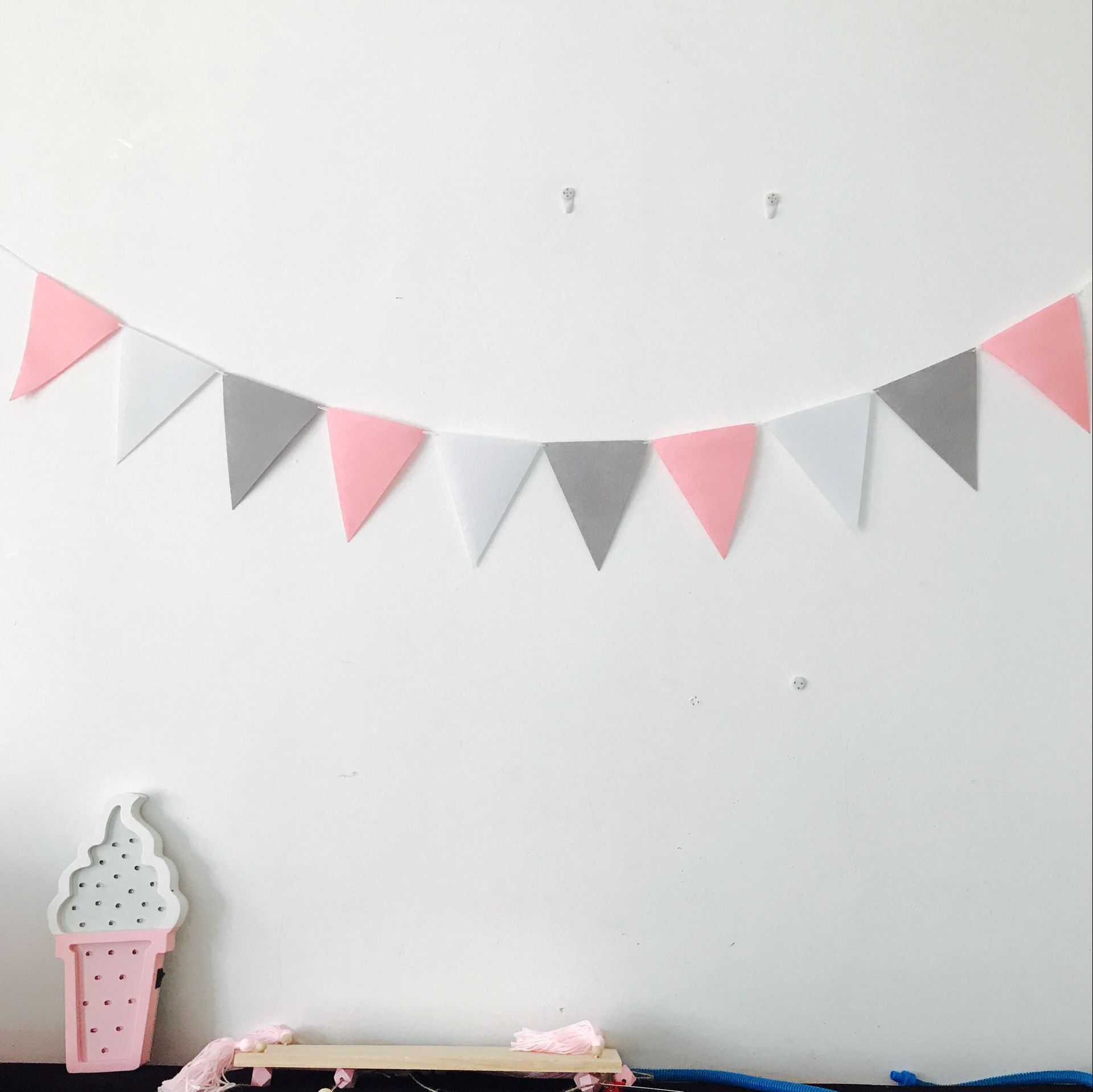 Dreieck Mehrfarbigen Fahnen freundlicher Zimmer freundlicher Dekor handgefertigt eine Solide Farbe Bett Hängen Tipis Baby Zimmer Zauberstab Dekoration: C