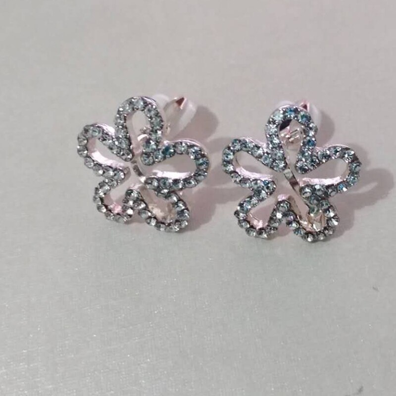 Korea Style Five petals Shape Rhinestone Clip on Earrings Without Piercing for Girls Party No Hole Ear Clip