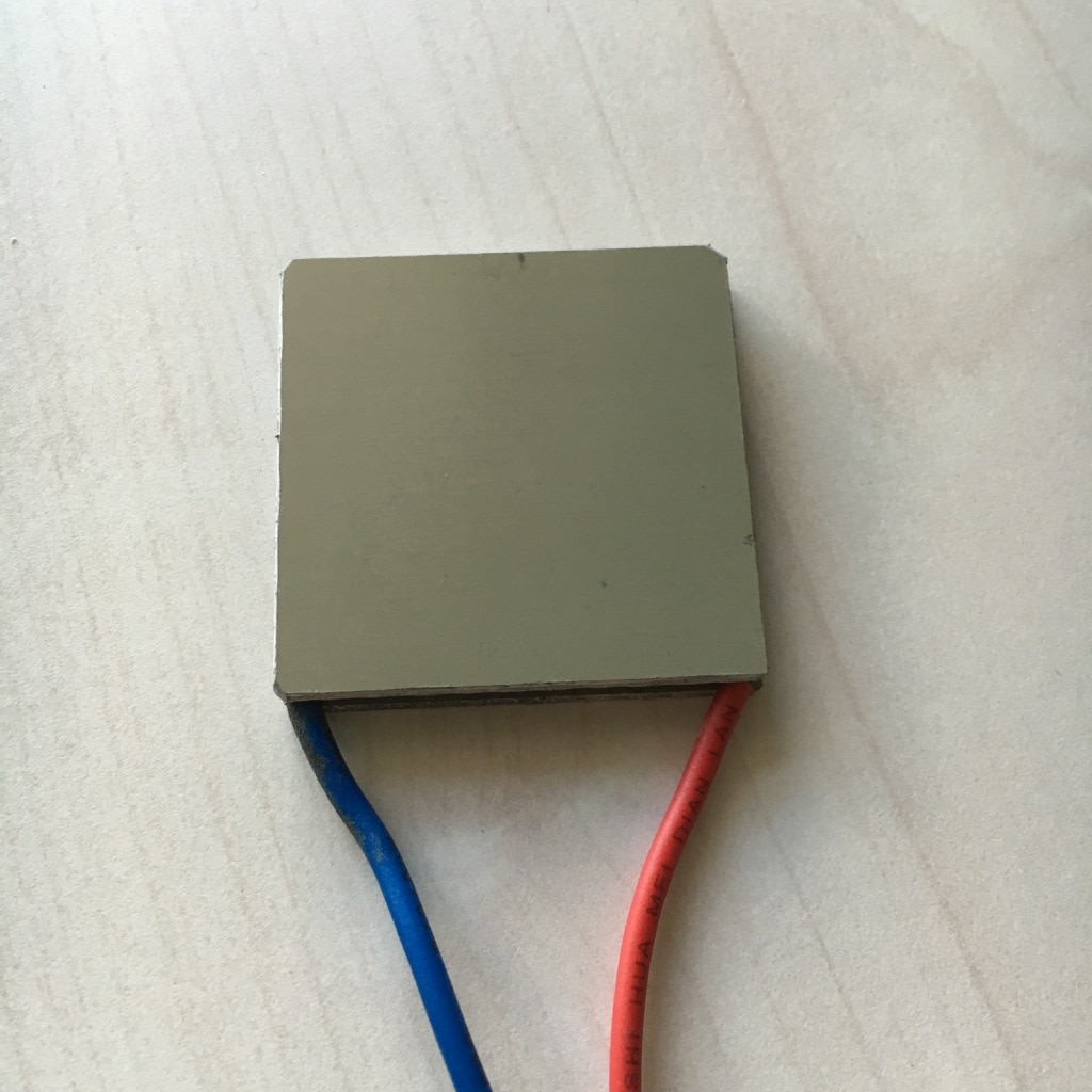 TEP1-142T300 40*40mm High Temperature Resistant Thermoelectric Generator