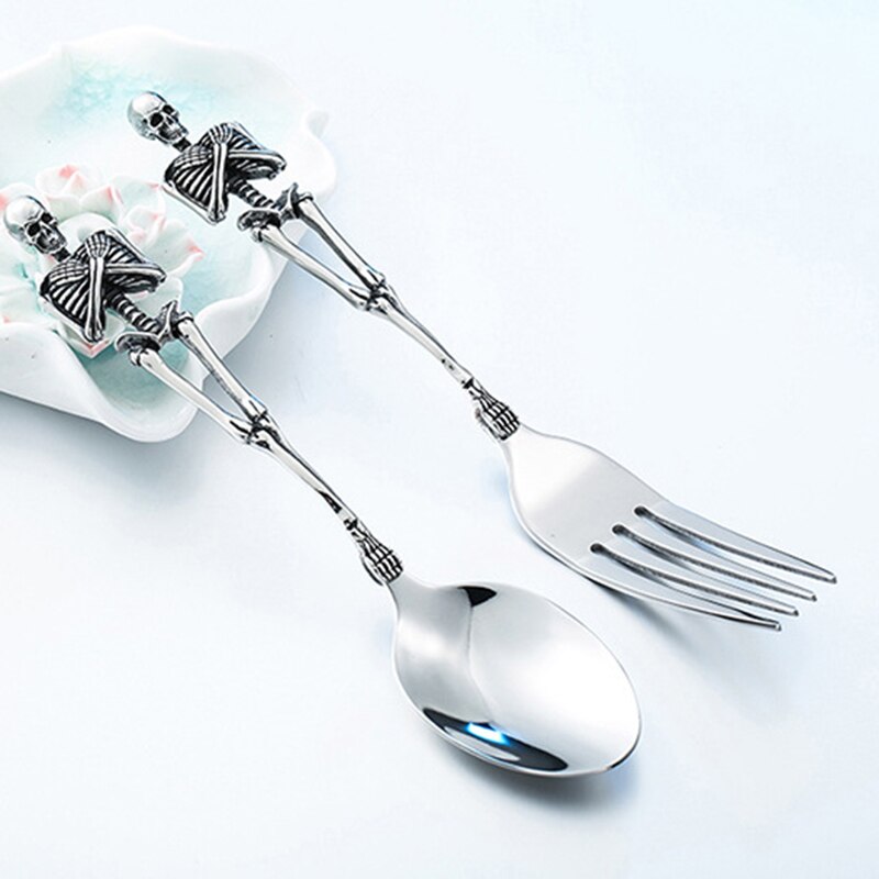 Cuillère et fourchette crâne