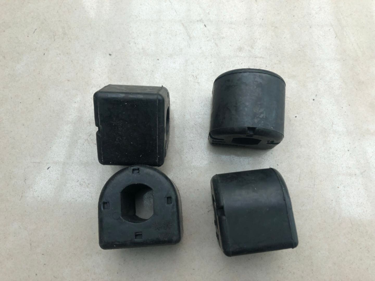 (2pcs/lot) Rubber Buffer Front suspension stable rod bushing for SAIC ROEWE 350 MG3 MG5 Autocar motor parts 50016118