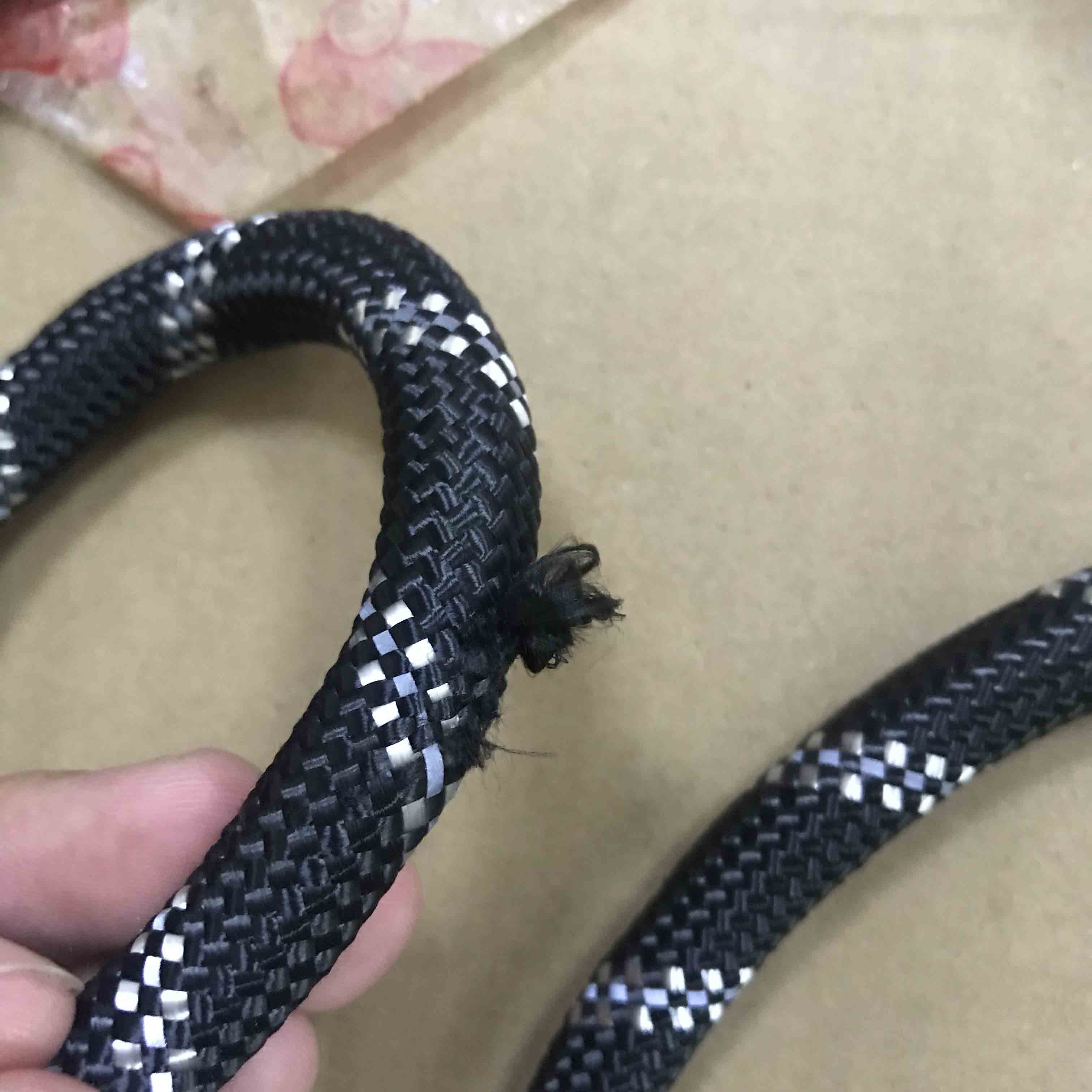 Durable Nylon Dog harness Color 1.5M Pet Dog Leash Walking Training Leash Cats Dogs Leashes Strap Dog Belt Rope: Have a slight thread