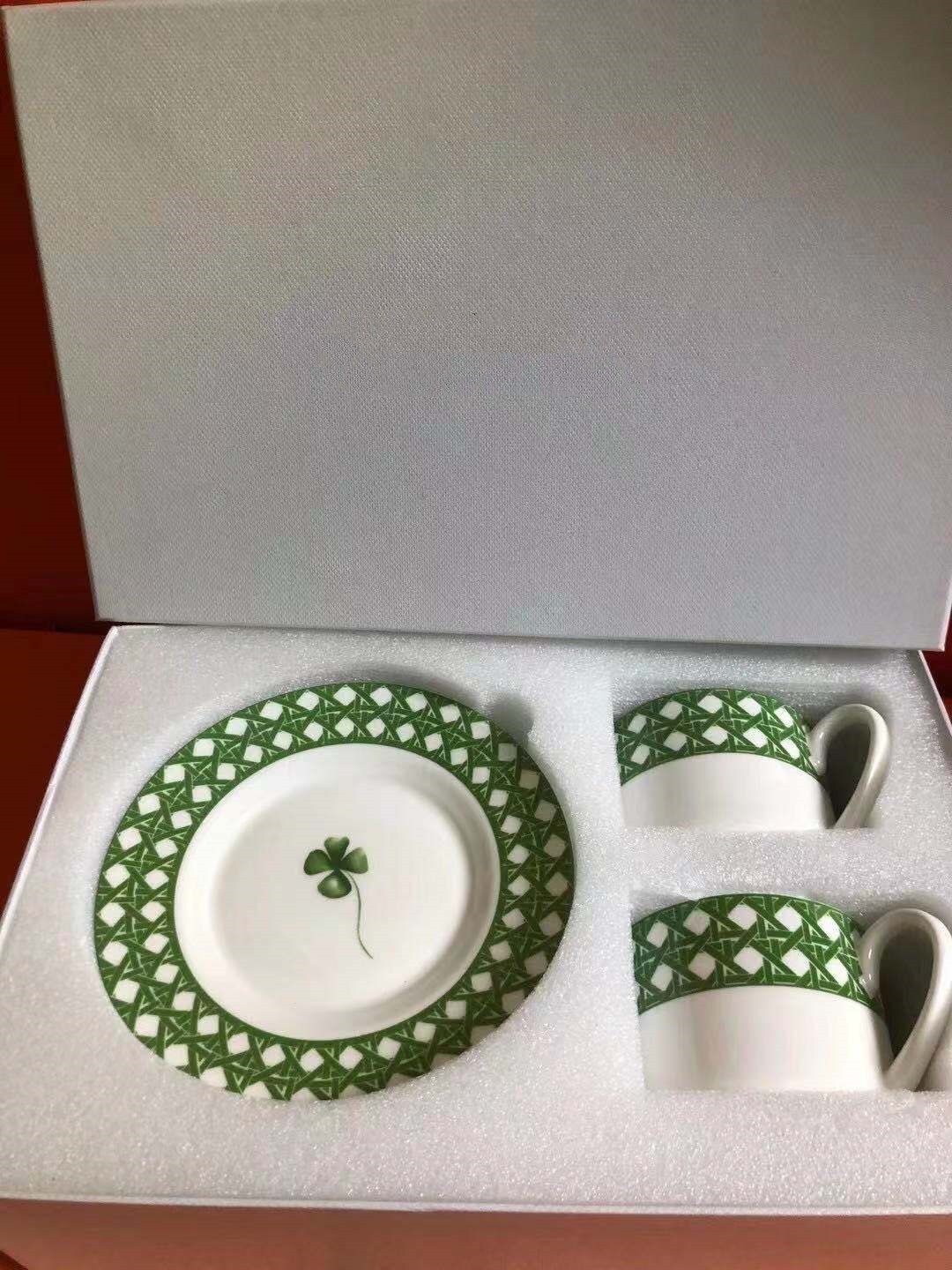 Elegancki styl catering kubek z porcelany kostnej multi-style prosta ceramiczna filiżanka do kawy i spodek danie z wzorem zestaw 2 zestaw z pudełkiem: Jasne