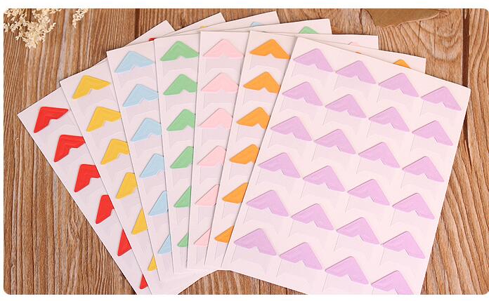 14 Farben Karikatur-nette Foto-Eckaufkleber für DIY Baby-Fotoalbum oder Einklebebuch-Album 24pcs / Blatt,