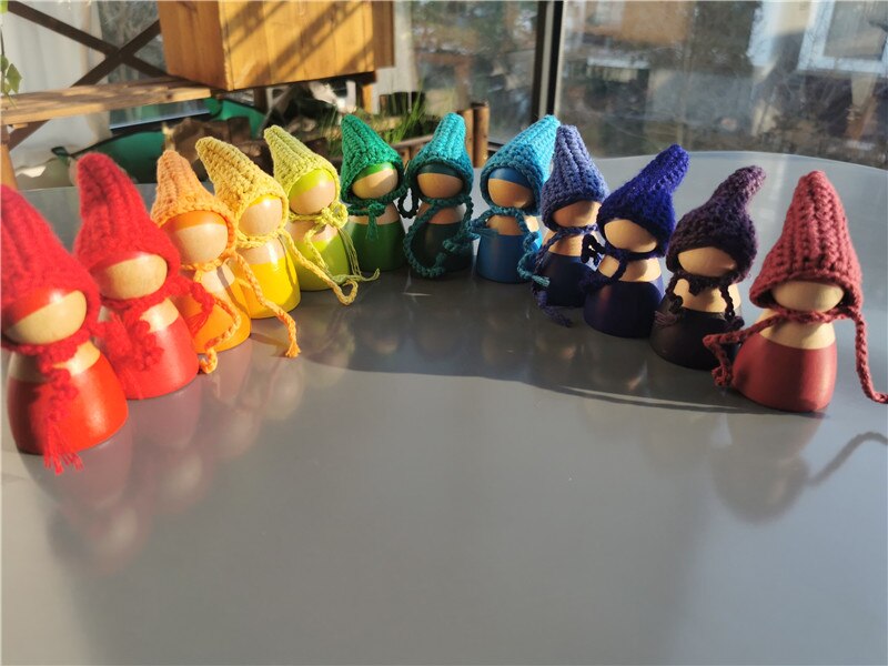 6/12 stücke Häkeln Holz Regenbogen Puppen in Beanies für Pastell Stapelbar Blöcke Holz Natürliche Puppe in Stricken Hut montessori Spielzeug: rainbow 12
