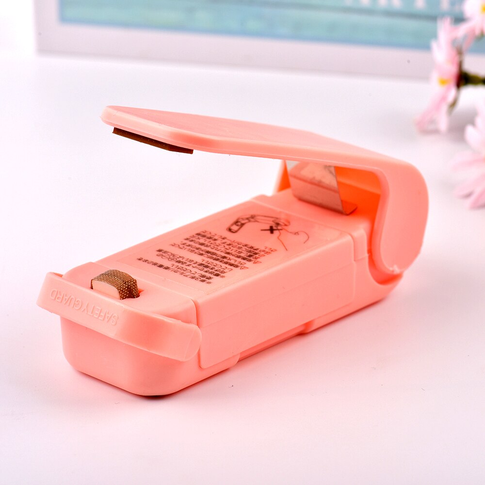 Mini Handheld Holder Electric Heating Snack Sealing Machine Machine Sealed Packaging Plastic Bag Sealed Food Bag: A