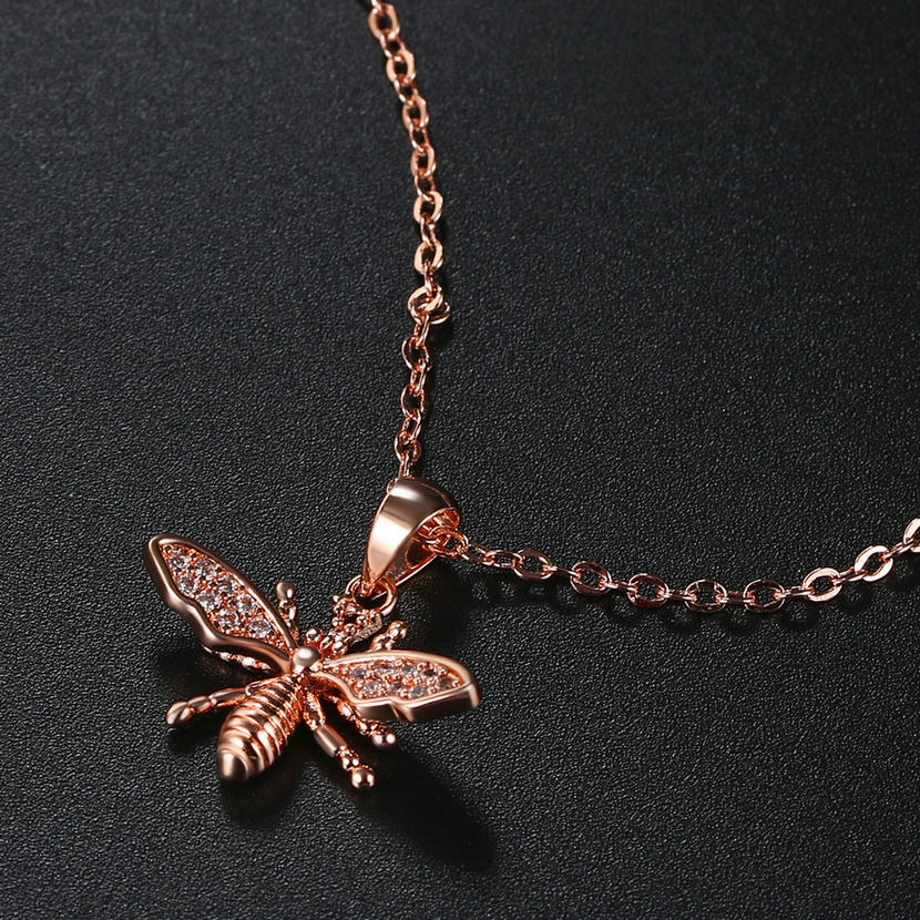 Exquisite And Lovely Insect Bee Pendant Necklaces For Women Birthday With Cubic Zirconia Jewelry Wholesael DWN082