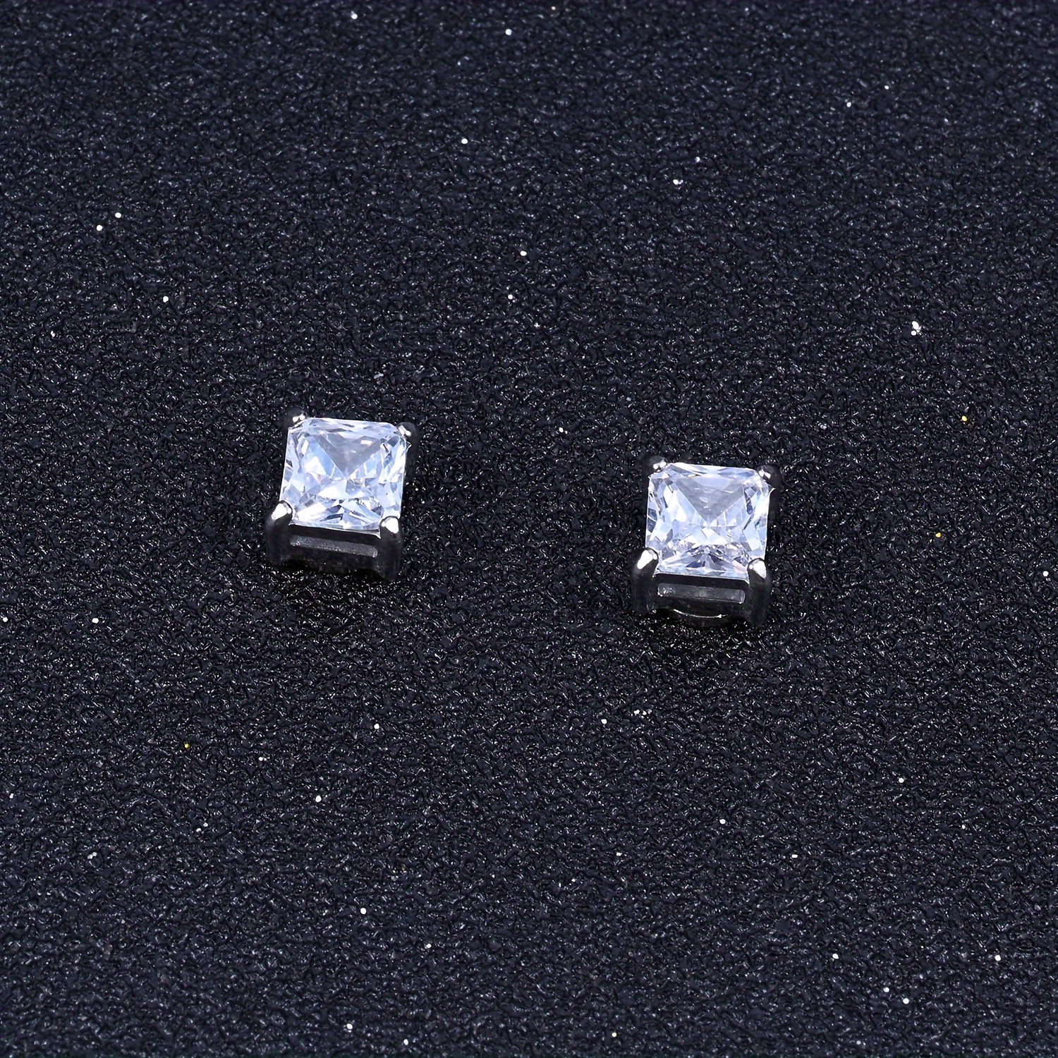 1 Pair Crystal Strong Magnetic Ear Stud Clip Earrings for Men Women Punk Round Zircon Magnet Earrings Non Piercing Jewelry
