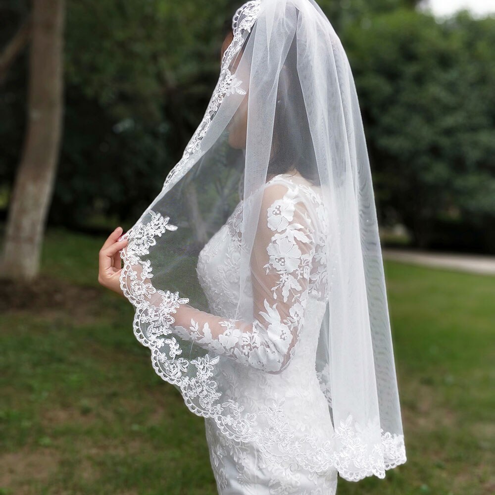 Echte Foto &#39;S Een Layer Kant Applicaties Edge Korte Woodland Bruiloft Sluiers Met Kam Wit Ivoor Bridal Veils