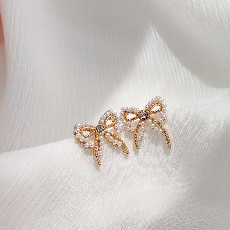 Korean Style Imitation Pearls Bow Clip on Earrings Female Simple Sweet Small Butterfly Clip Earrings No Ears Hole