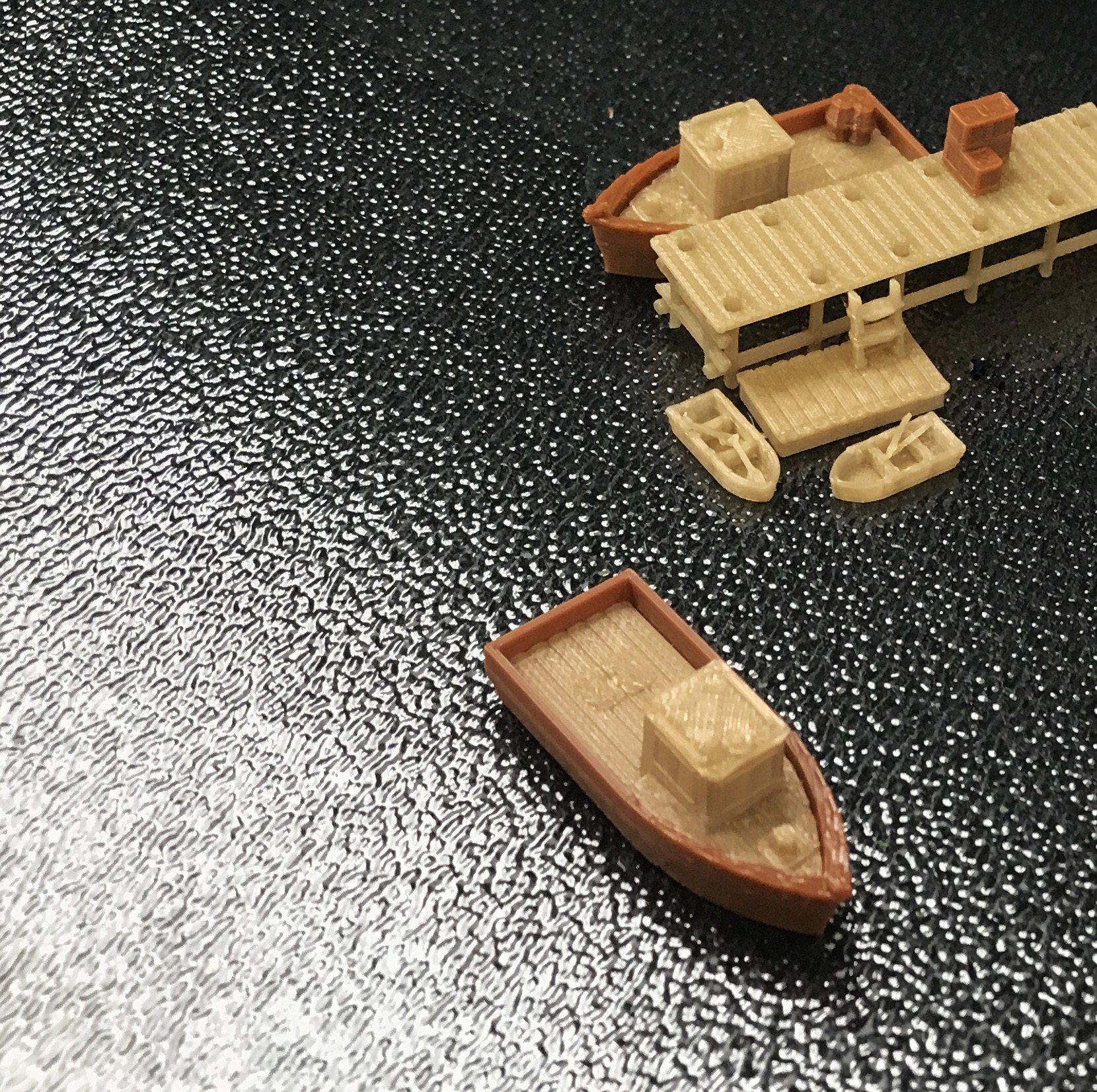 Outland Modellen Boot Set Met Kleine Dock / Pier Z Schaal 1:220 Spoorweg Landschap