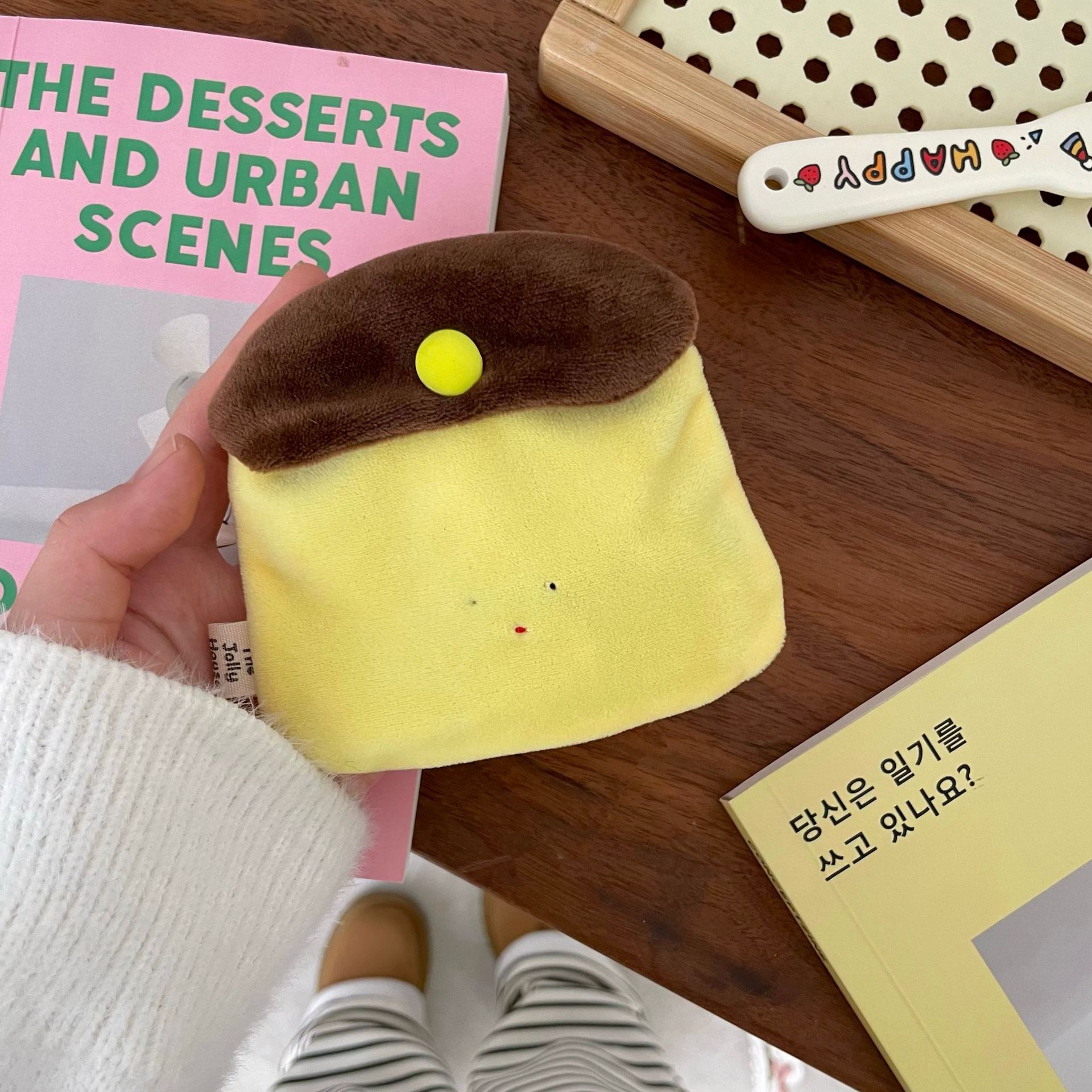 1PCS Mini Caramel Pudding Coin Purse Mini Earphone Bag Plush Cartoon Storage Bag Mini Wallet Girl: Default Title