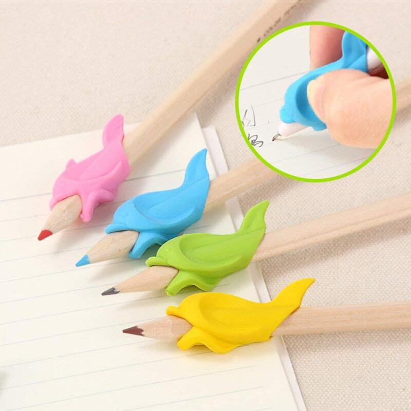 100Pcs Siliconen Dolfijn Vis Houden Tekening Potlood Kinderen Creativiteit Kids Studenten Potlood Schrijven Tekening Beschermen Vinger Speelgoed
