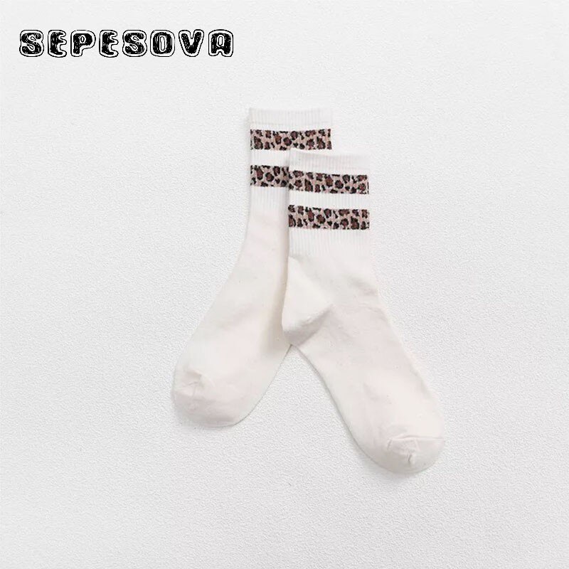 Womens Leopard Sokken Spikkel Streep Zwarte Winter Warme Korte Sok Trend Stijlvolle Blend Casual Elastische Slijtage Vrouw Comfortabele Sox: Two bars White