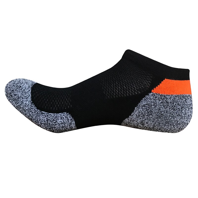 style of men's socks with raised soles and low barrel sports socks fashionable men's basketball socks outdoor mountaineering: black