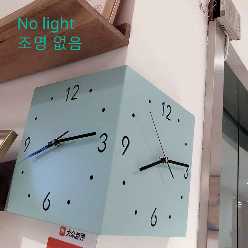 Reloj de pared de esquina con Sensor de luz , reloj de pared cuadrado Simple de doble cara con escala de números arábigos, reloj de pared analógico silencioso: Oro