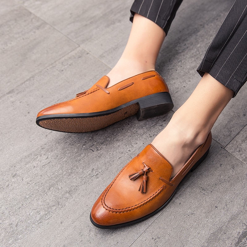 Mænd kvast loafers pu læder formelle sko dress shoe simple slip on man fritidssko fodtøj stor størrelse 48 47 46: Brun / 9.5