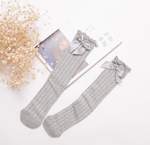 Calentadores de piernas para niños, calentador de piernas con lazo y boca de burbuja, tubo Alto hasta la rodilla, sección delgada, sin talón, para bebés: gray bow front