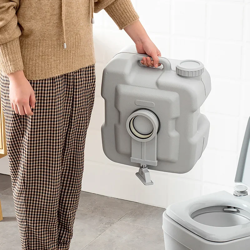 10L/20L RV Outdoor Hocktoilette für ältere Menschen Mobile Outdoor-Toilette Schwangere Frauen Tragbare Camping-Toilette Spülung Mobile