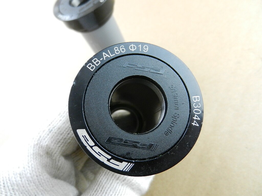 F.S.A BB-AL86-19 Press Fit BB Bottom Bracket for 19mm Spindle Crank 1pcs