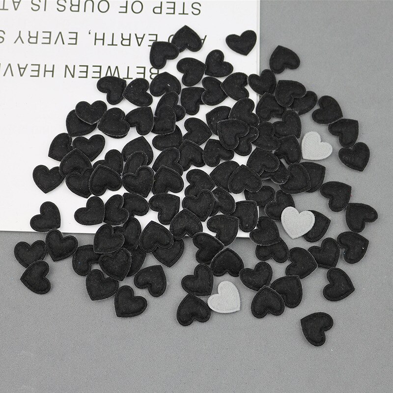 200 stk mini love heart polstret patch filt stof applikationer gør-det-selv håndværksartikler scrapbog basteln materialer hårnåle hårtilbehør: Sorte hjerter