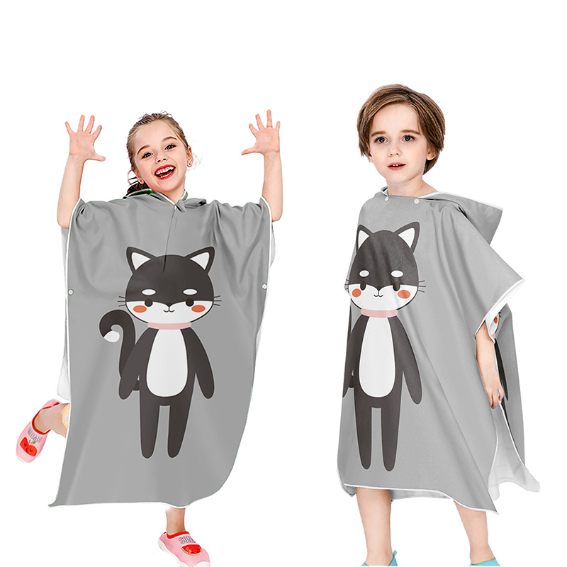 Cartoon Gedrukt Microfiber Surf Wetsuit Veranderende Met Kap Handdoek Poncho Robe Hooded Licht Gewicht Kids Strand Zwemmen Gewaad Handdoek