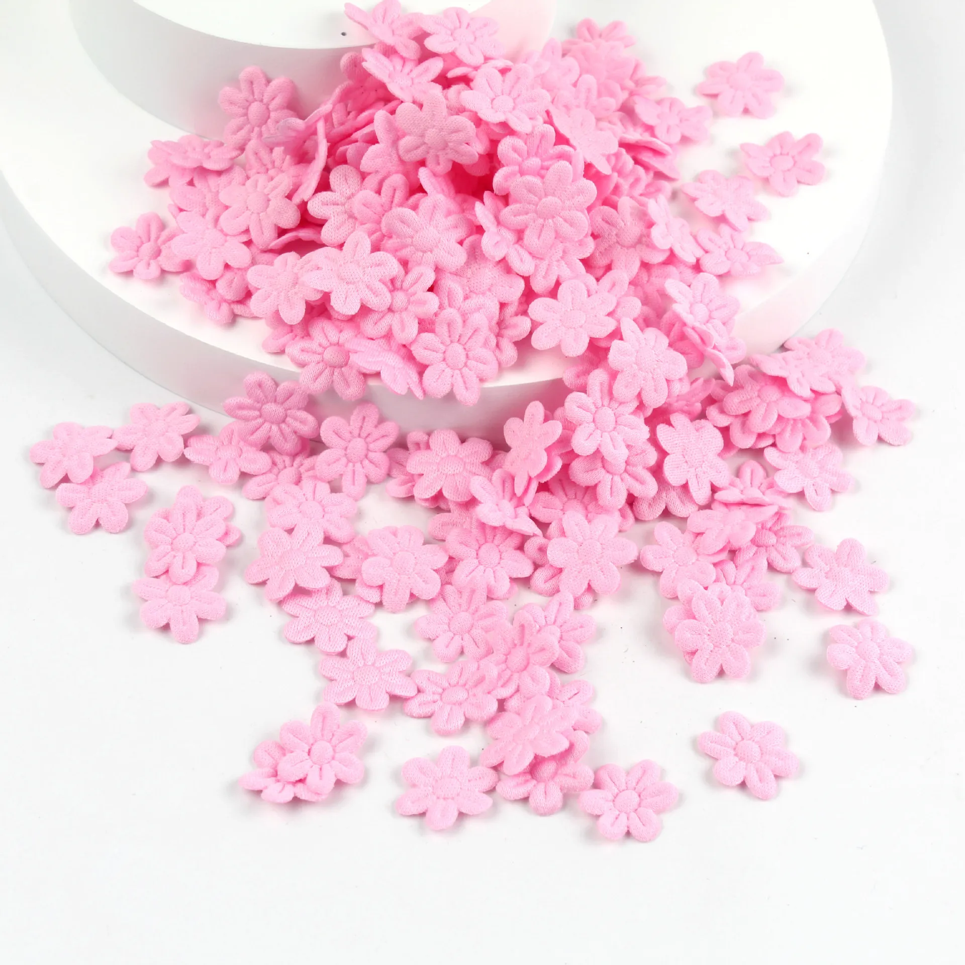 100 stücke sechs blättrige Blume Filz Stoff Prägung DIY NäHenne Handwerk Haarnadel Hand gefertigte Materialien Stoff Flecken Hochzeit Wohnkultur: Licht Gelb