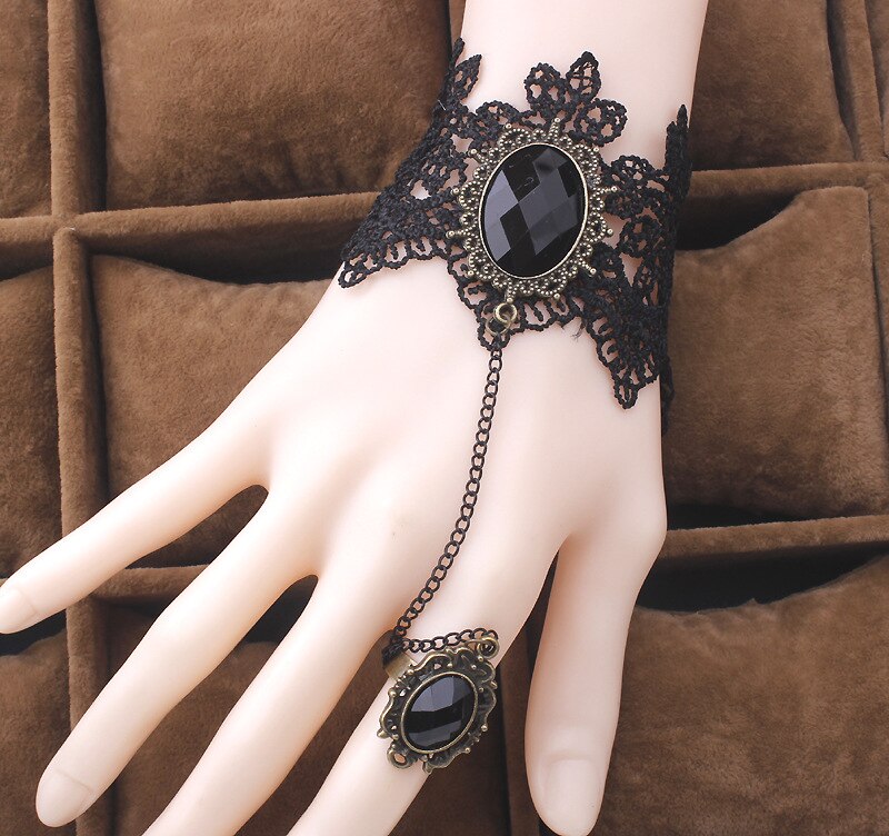 Gothic Armband Zwarte Kant Vinger Hand Chain Harness Vrouwen Armband Metalen Crystal Charm Steampunk Lady Vintage Sieraden, TCN617