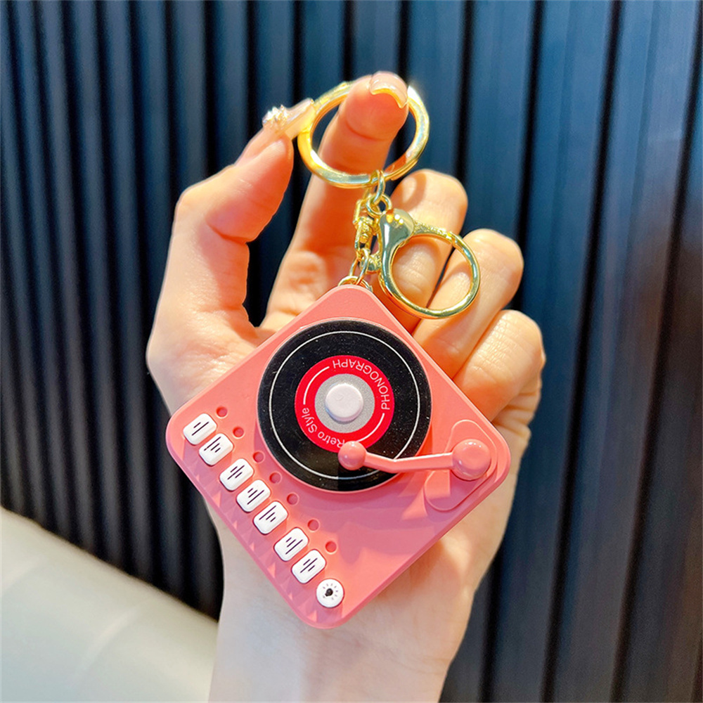 Vintage Mini Retro Cassette Recorder Music Box Key Chain Cute Mini Player Bag Pendant Keyring for Couple Friends: black