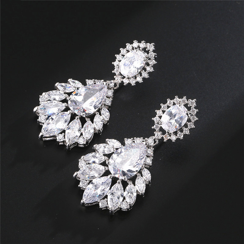 Mode AAA Zirconia Kroonluchter Dangle Oorbellen Wit Goud Kleur Kristal CZ Bruiloft Sieraden voor Vrouwen