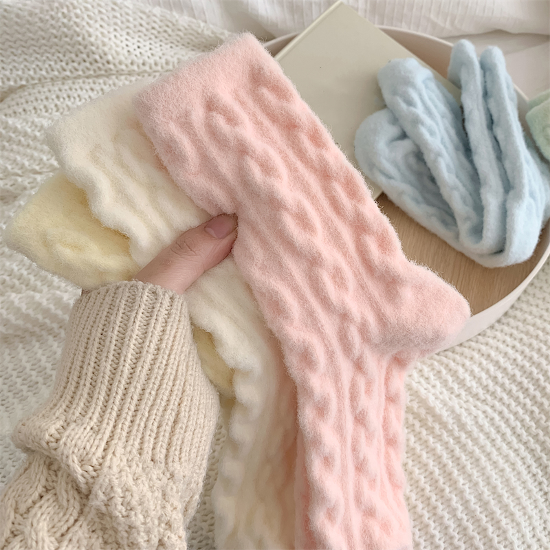 Calcetines cálidos para mujer, japonesa de invierno, calcetines mullidos de Color sólido para niñas, calcetines gruesos y bonitos para el hogar, calcetines suaves Kawaii para otoño